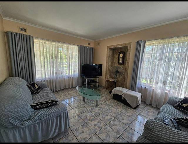 4 BEDROOM HOUSE FOR SALE IN EVEREST HEIGHTS